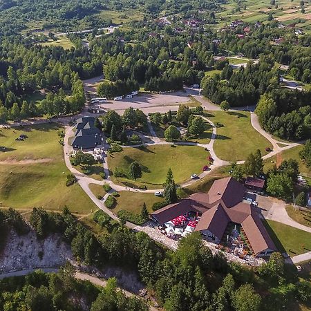 Bungalows Korana - Campsite Korana Селище Дрезницко Екстериор снимка