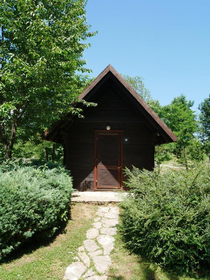Bungalows Korana - Campsite Korana Селище Дрезницко Екстериор снимка